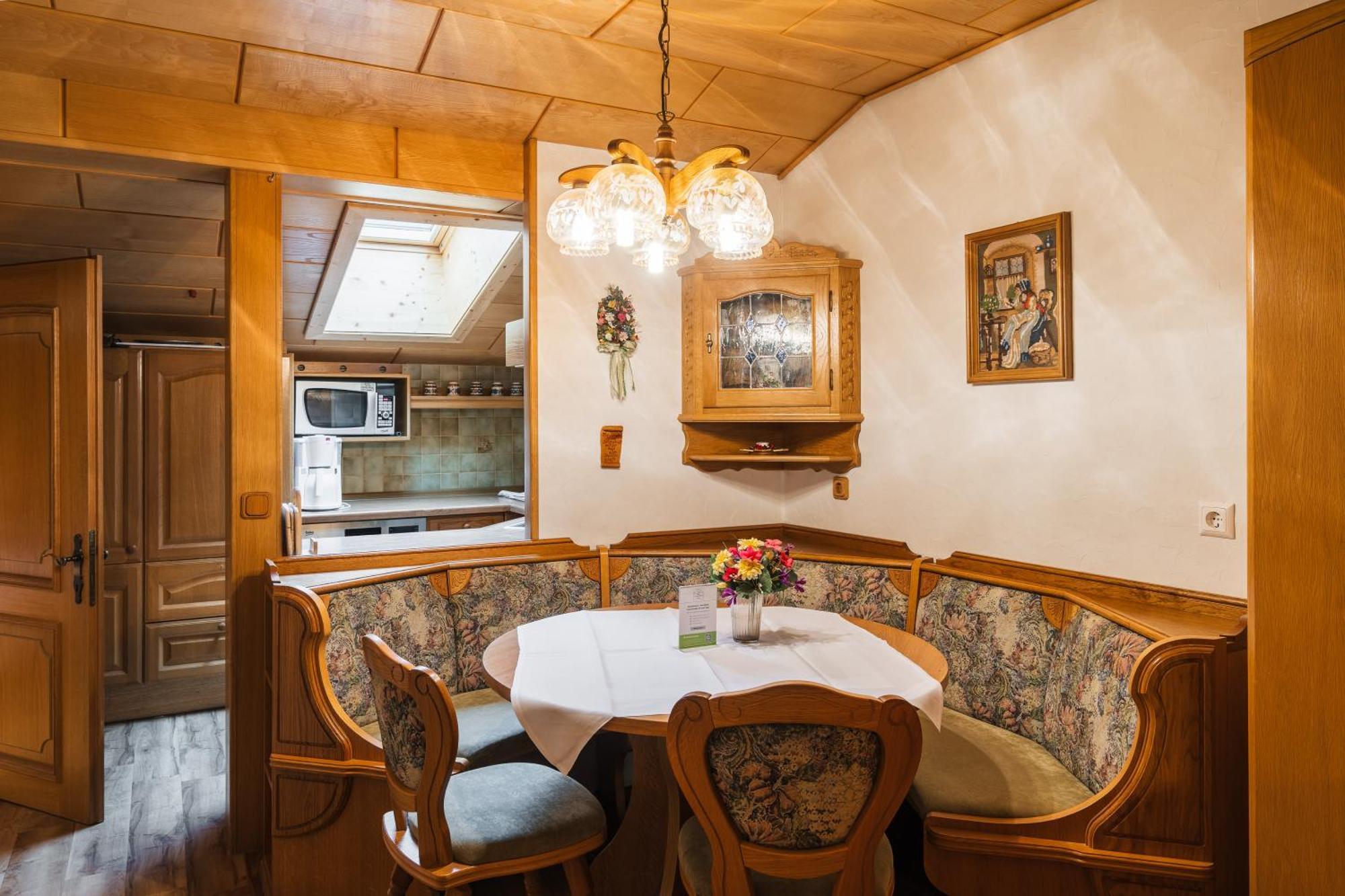Appartementanlage Thermenblick Ski In & Ski Out บาด ไคลน์เคิร์ชไฮม์ ภายนอก รูปภาพ